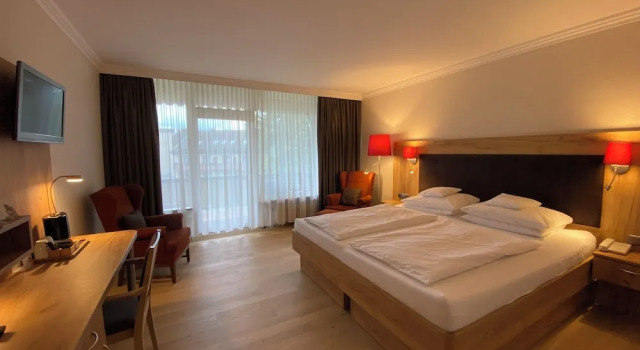 Двухместный номер Comfort с балконом и с видом на сад Hotel Sonnenhügel