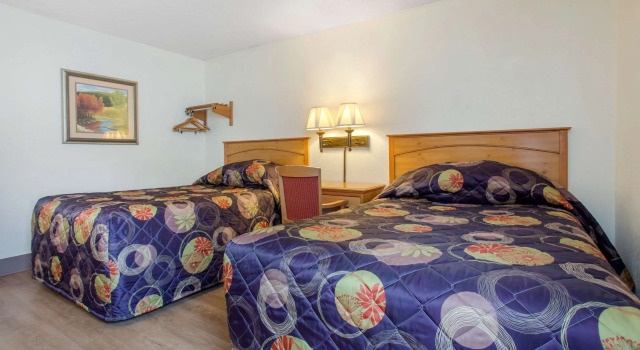 Rodeway Inn Asheville, Забронировать Отель Ашвилл Аппалачи, рядом с Bob Lewis Ballpark