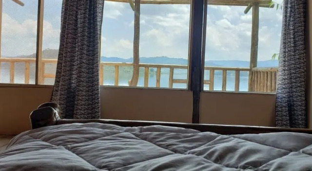 Gahiza Island Retreat, Đặt Nhà nghỉ dưỡng Nhà tranh ở Kisoro, Nhà tranh