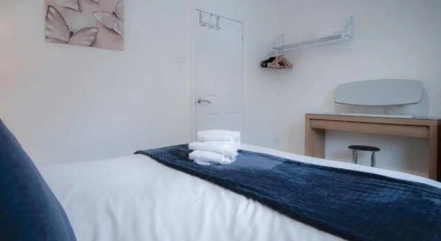 Sea Breeze Apt 3 - 2 Bedroom - Horton Beach, Rezervați Hotel Horton Cardiff