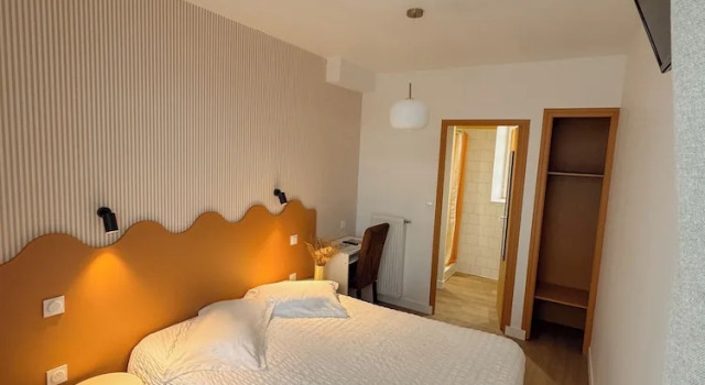 Номер Economy Hôtel Les Voisins Beaucemaine