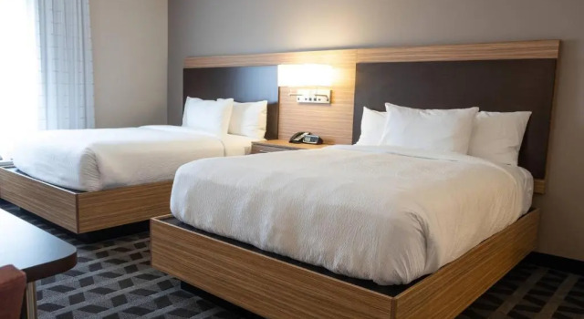 Четырёхместная студия TownePlace Suites by Marriott Petawawa