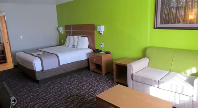 Номер Deluxe Days Inn & Suites by Wyndham Arcata