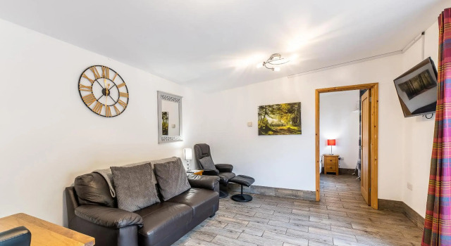 FAIRVIEW FARM Holiday Accommodation has 13 LODGES and CABINS in Ravenshead, Nottingham near Sherwood Forest and our farm has 88 acres of lovely walks and views with pet animals, Reserva ahora Agroturismo Ravenshead Reino Unido