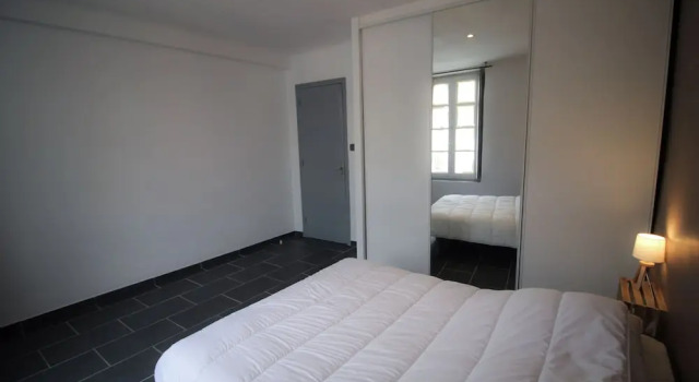 Cité et Ville à Pied avec WIFI & PC, Boek Hotel Carcassonne Aude