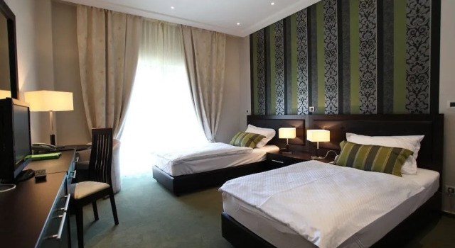 Hotel Villa Lenije, Rezervovat Hotel Hotely v Slavonia s parkováním, Parkování