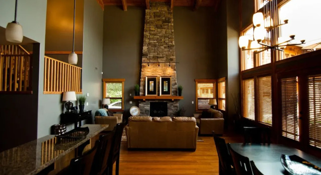 Коттедж с видом на озеро Carmel Beach Private Lodges