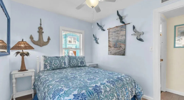 Коттедж John's Pass-time Beach Cottage #1 and #2