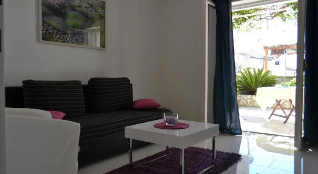 Apartments Viskovic Margita, Prenota Appartamento Hotel a Croatian Islands con parcheggio, Parcheggio