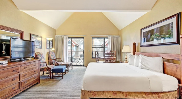 Charming 2br Steps To Snow-capped Adventures + Main St 2 Bedroom Condo by RedAwning
