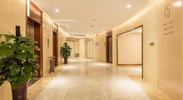 Lavande Hotel·Jining Party School Building, Prenota Hotel Hotel a Shandong con parcheggio, Parcheggio