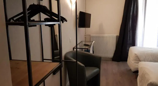 Трёхместный номер Comfort Hôtel du Maine