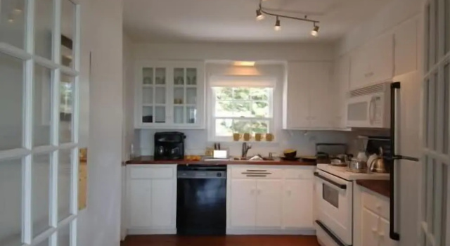 Коттедж Hollyday Cove Cottage