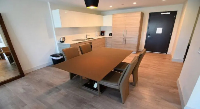 Spectacular 1 Bed Plus Den On To The Amazing Hollywood Beach