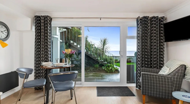 Апартаменты 2 Beach Court - Direct Beach Access Sea Views