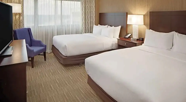 Четырёхместный люкс c 1 комнатой Nashville Airport Marriott