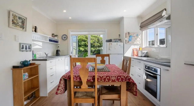Le Solterre - Akaroa Holiday Home
