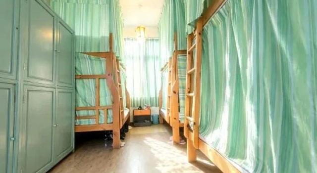 Кровать в общем номере (женский номер) Dali Kingdom International Youth Hostel