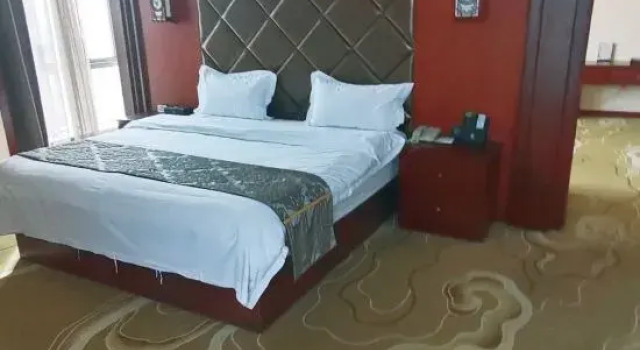 Люкс Deluxe Shizuishan Jinguan Hotel