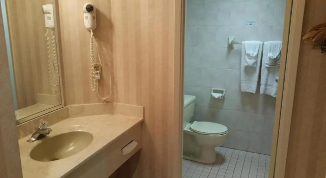 Четырёхместный номер Standard Travelodge Bonaventure
