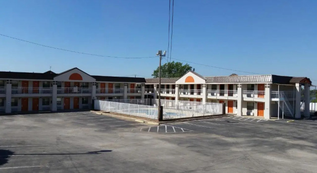 Ramada Limited Witchita Falls, Boek Hotel Hotels in Wichita Falls met parkeren, Parkeren