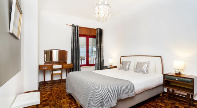Damasceno Large Apartment, Забронировать Апартаменты/квартира Отели Лиссабона с парковкой, рядом с Рештаурадориш, Парковка