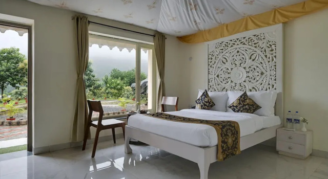 Kavish Holiday Hill Resort, Забронировать Курортный отель Отели штата Раджастхана с парковкой, Парковка