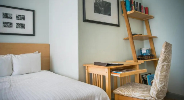Четырёхместный номер Cadet Hotel