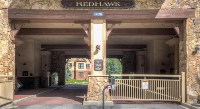 Red Hawk Lodge by Summit County Mountain Retreats, Book Lejlighed Hoteller i Keystone med pool, nær Summit Express, Swimmingpool