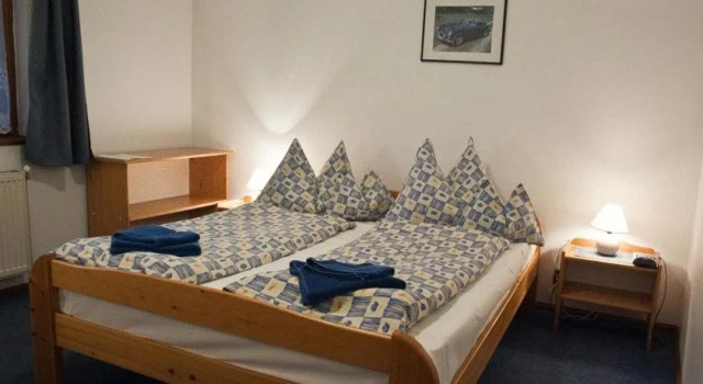 Adler Panzio, Book Hotel Hoteller i Budaors med parkering, Parkering