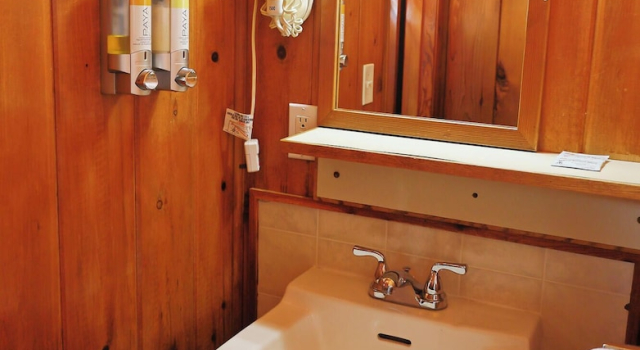 Четырёхместный номер Superior Park Motel and Cabins