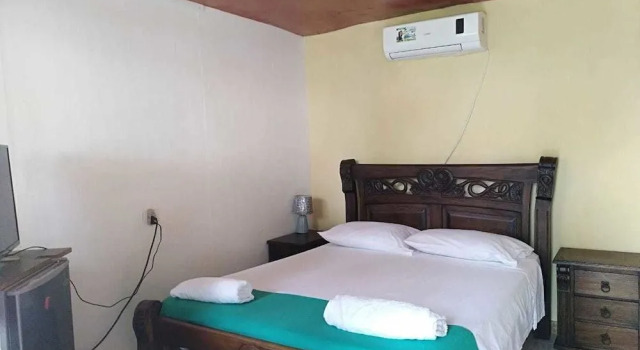 Posada Valerie Home, Reservar Hotel Hotéis em Providencia Island com pequeno-almoço, Café da manhã