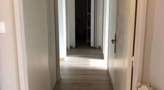 Appt. 3 chambres, soigné et spacieux, Metz Nord, Rezervasyon Otel Moselle otoparklı oteller, Otopark