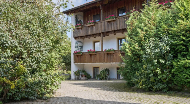 Wohnung in Neukirchen mit Skifahren & Pool, Varaa Huoneisto Hotellit Baijeri pysäköinnillä, Pysäköinti