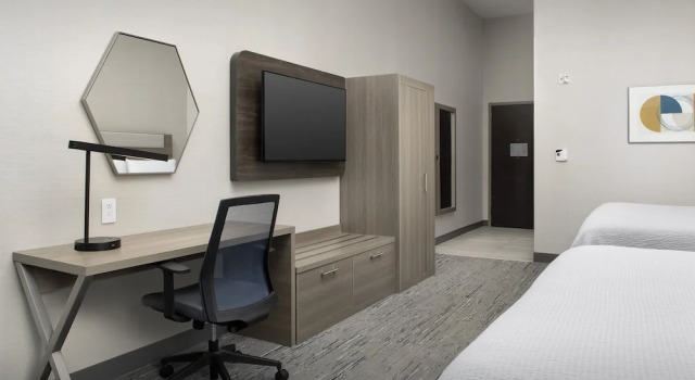 Двухместный люкс Holiday Inn Express & Suites Knoxville-Clinton by IHG