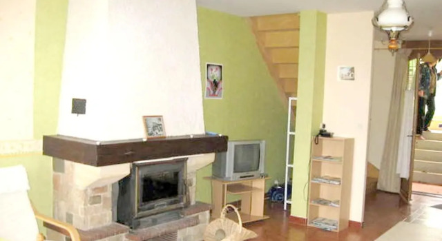 House With 2 Bedrooms in Saint-laurent-la-roche, With Enclosed Garden, Đặt Nhà nghỉ dưỡng La Chailleuse Pháp