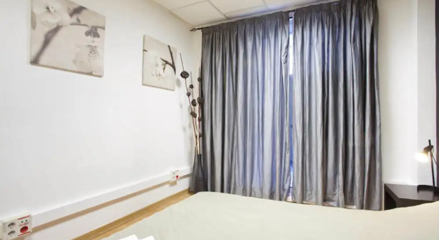 HolidaysBCN Hostel, Забронировать Хостел Хостелы Барселоны, рядом с Climbat Foixarda, Хостел