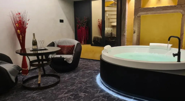 Люкс Domaine du Haut Jardin Hôtel & Chalets Spa Privé