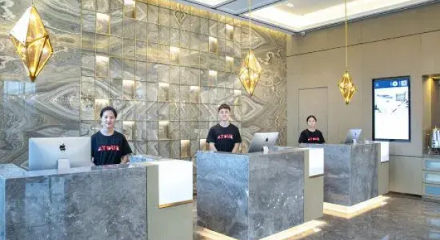 Nanjing Binjiang Development Zone Stone Carving Lake Atour Hotel, Prenota Hotel Hotel a Jiangsu con parcheggio, Parcheggio