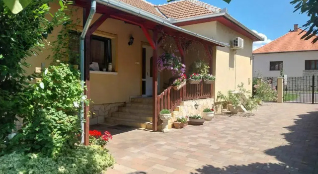 Lipták Vendégház, Rezervovat Hotel Hotely v Košický kraj s parkováním, Parkování