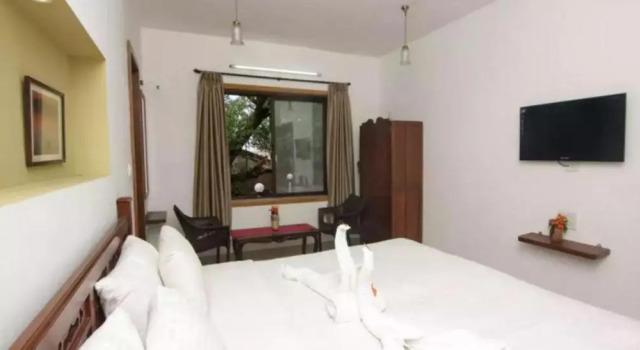 Gunaji Bungalow 4Bhk
