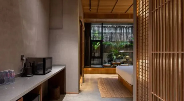 Семейный люкс с 2 комнатами с балконом Shanhai Wutong B&B (Yalong Bay Sun Bay Road)