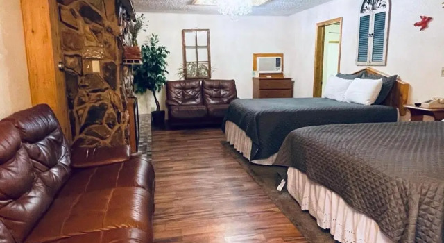 Двухместный люкс Cedar Wood Inn