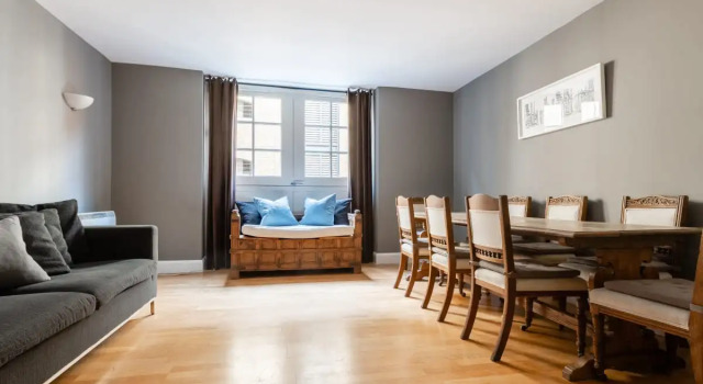 The Tower Bridge Escape - Modern & Bright 3BDR Apartment, Varaa Huoneisto Asunnot kohteessa Merseyside, Huoneisto