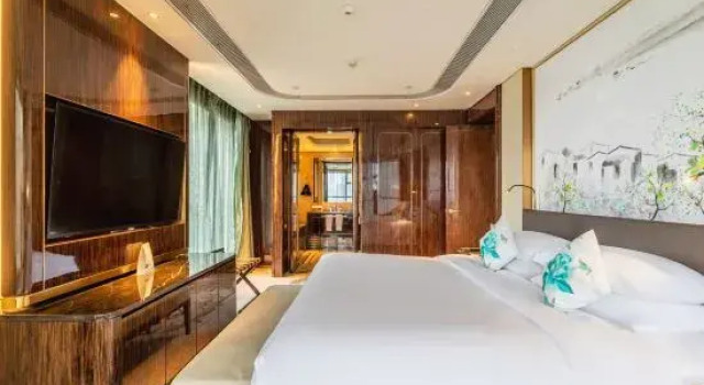 Suite Royale Tower Hotel