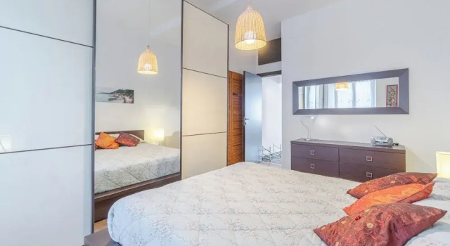 GuestHost - Villa Gruber Modern Flat, Забронировать Вилла Коттеджи Генуи, рядом с Театр Карло Феличе, Коттедж