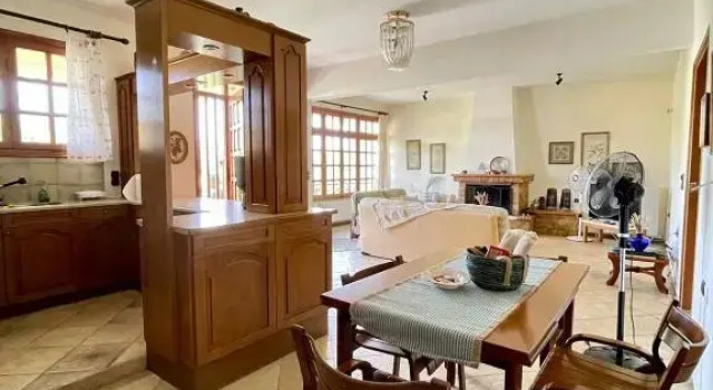 Коттедж с 2 комнатами Evian house