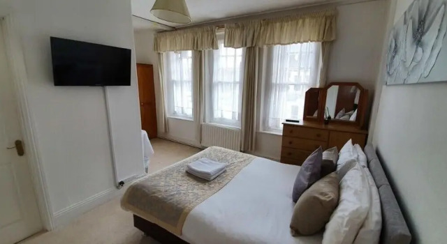 Двухместный номер Standard Ambassador hotel