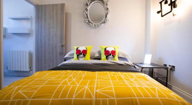 Nadler House 1 Bed Basement Apartment, Varaa Huoneisto Asunnot kohteessa Merseyside, Huoneisto