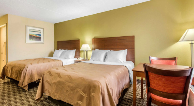Четырёхместный номер Standard Quality Inn Lebanon